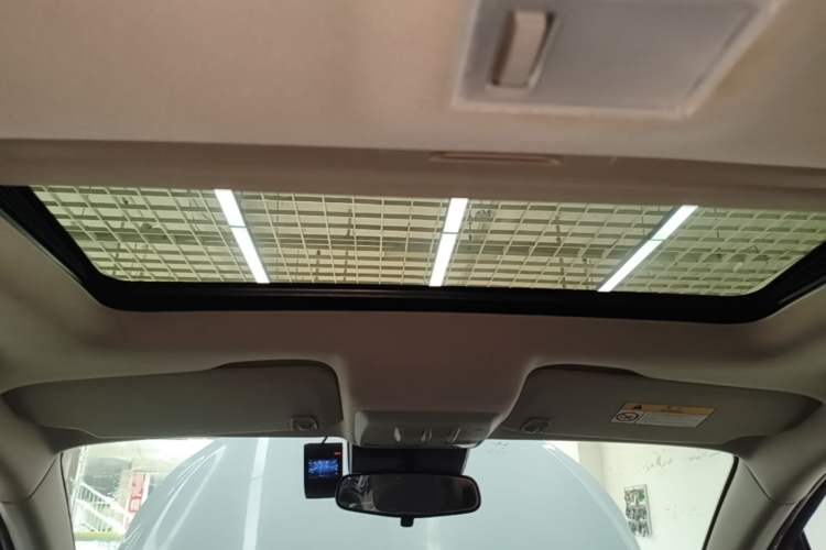 Used Buick Encore 2018 18T Automatic Two-Wheel Drive Urban Fashion Model Headliner