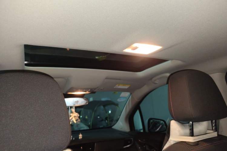 Used Buick Encore 2018 18T Automatic Two-Wheel Drive Urban Fashion Model Headliner