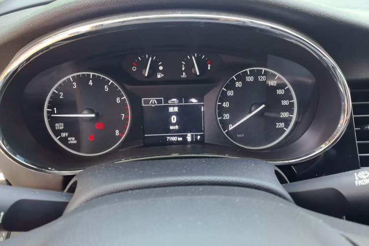 Used Buick Encore 2018 18T Automatic Two-Wheel Drive Urban Fashion Model Instrument Cluster