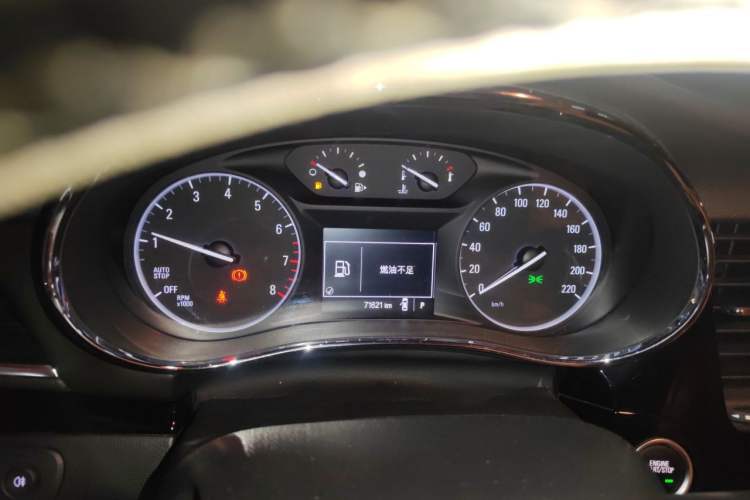 Used Buick Encore 2018 18T Automatic Two-Wheel Drive Urban Elite Model Instrument Cluster