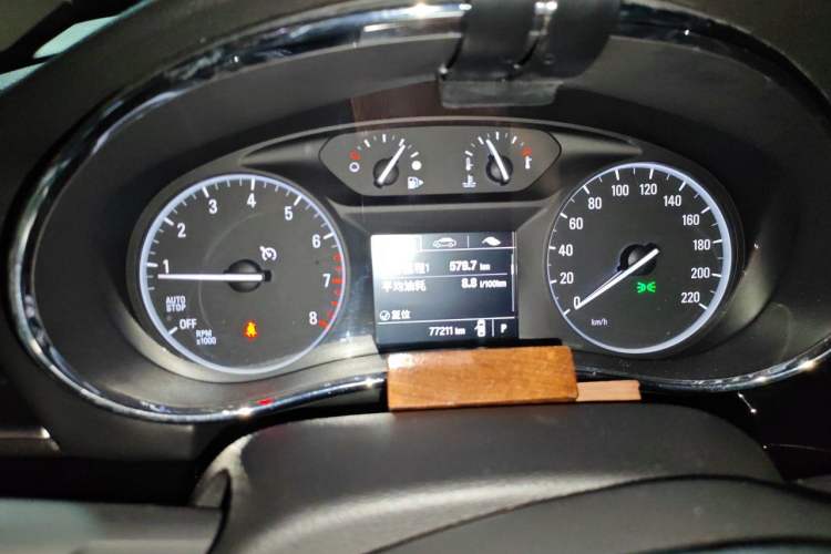 Used Buick Encore 2018 18T Automatic Two-Wheel Drive Urban Elite Model Instrument Cluster