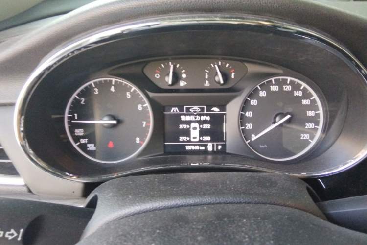 Used Buick Encore 2018 18T Automatic Two-Wheel Drive Urban Fashion Model Instrument Cluster