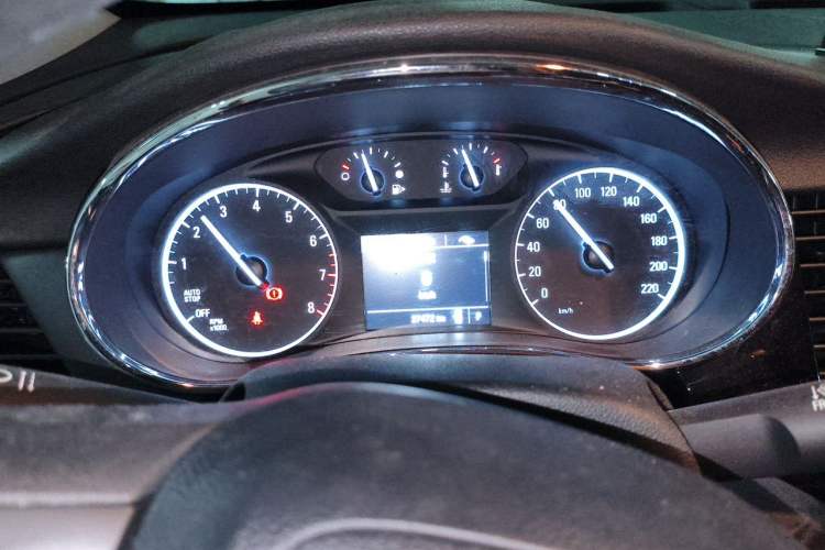 Used Buick Encore 2018 18T Automatic Two-Wheel Drive Urban Leading Model Instrument Cluster