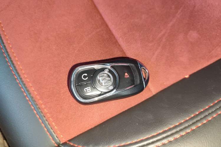 Used Buick Encore 2018 18T Automatic Two-Wheel Drive Urban Elite Model Interior 1