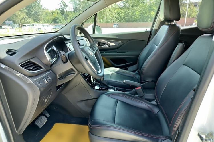 Used Buick Encore 2018 18T Automatic Two-Wheel Drive Urban Leading Model Interior 2
