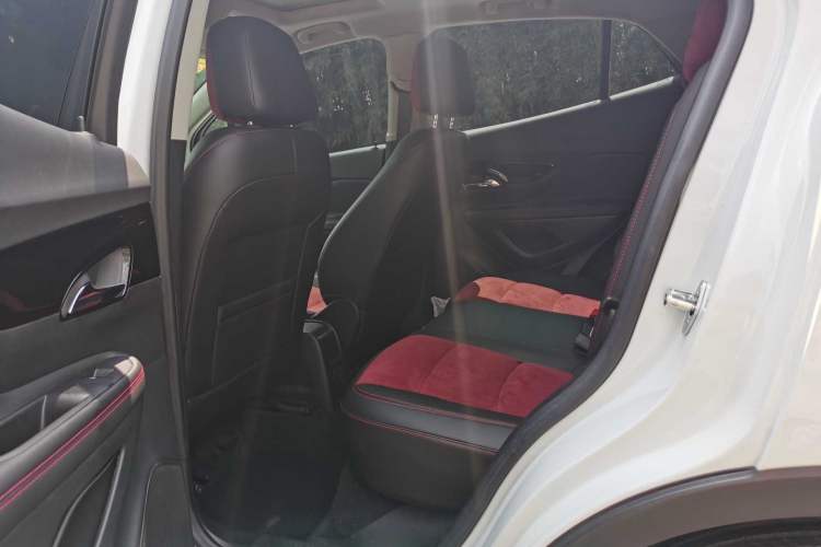 Used Buick Encore 2018 18T Automatic Two-Wheel Drive Urban Elite Model Interior 2