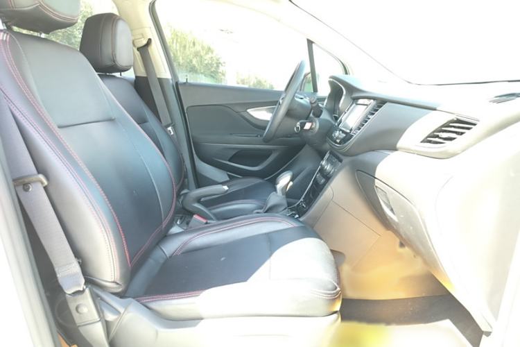 Used Buick Encore 2018 18T Automatic Two-Wheel Drive Urban Leading Model Interior 4