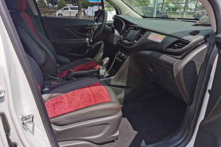Used Buick Encore 2018 18T Automatic Two-Wheel Drive Urban Elite Model Interior 4