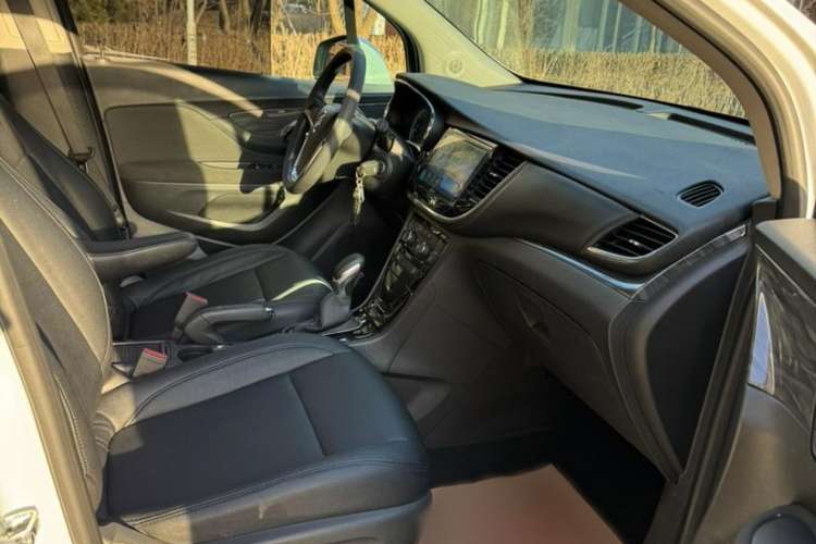 Used Buick Encore 2018 18T Automatic Two-Wheel Drive Urban Leading Model Interior 5