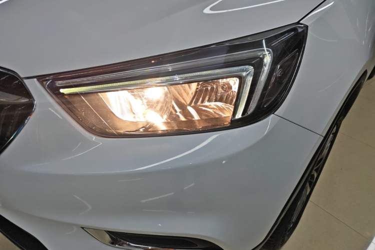 Used Buick Encore 2018 18T Automatic Two-Wheel Drive Urban Leading Model Left Front Headlight