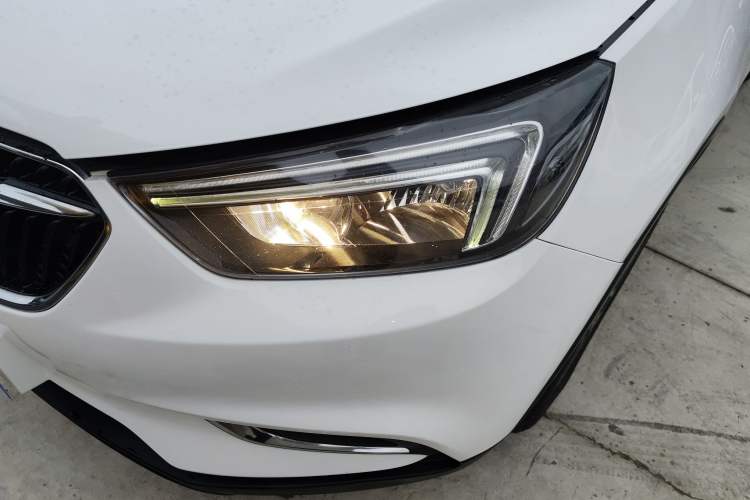 Used Buick Encore 2018 18T Automatic Two-Wheel Drive Urban Leading Model Left Front Headlight
