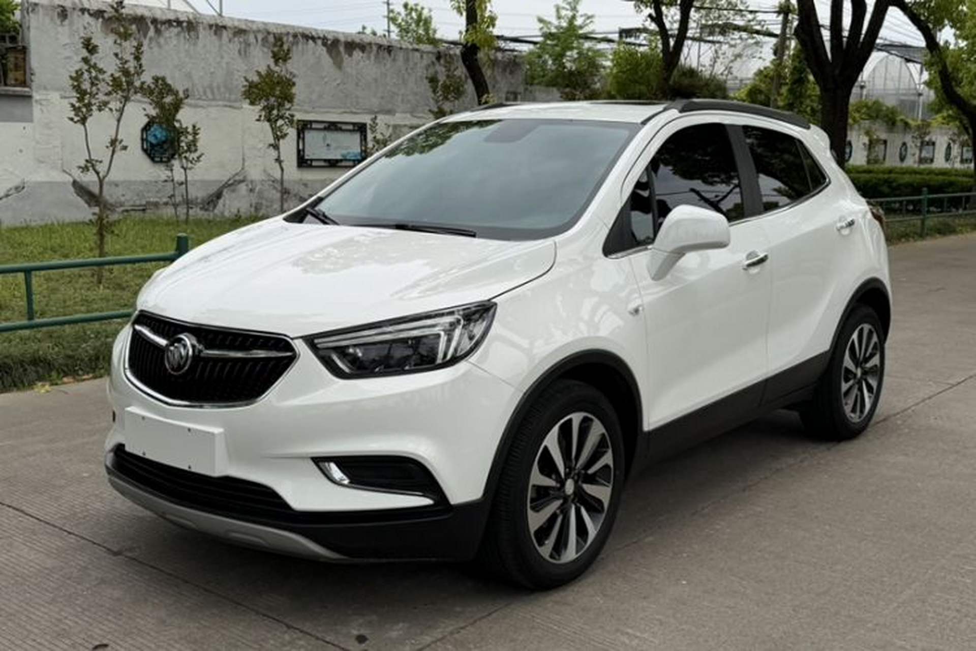 Used Buick Encore 2018 18T Automatic Two-Wheel Drive Urban Elite Model Left Front Headlight