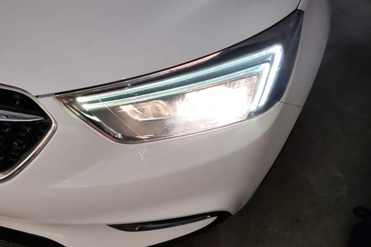 Used Buick Encore 2018 18T Automatic Two-Wheel Drive Urban Leading Model Left Front Headlight