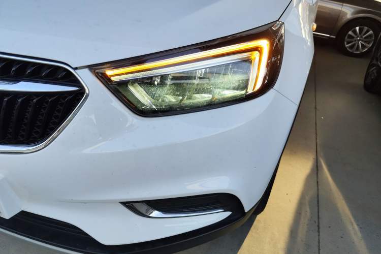 Used Buick Encore 2018 18T Automatic Two-Wheel Drive Urban Elite Model Left Front Headlight