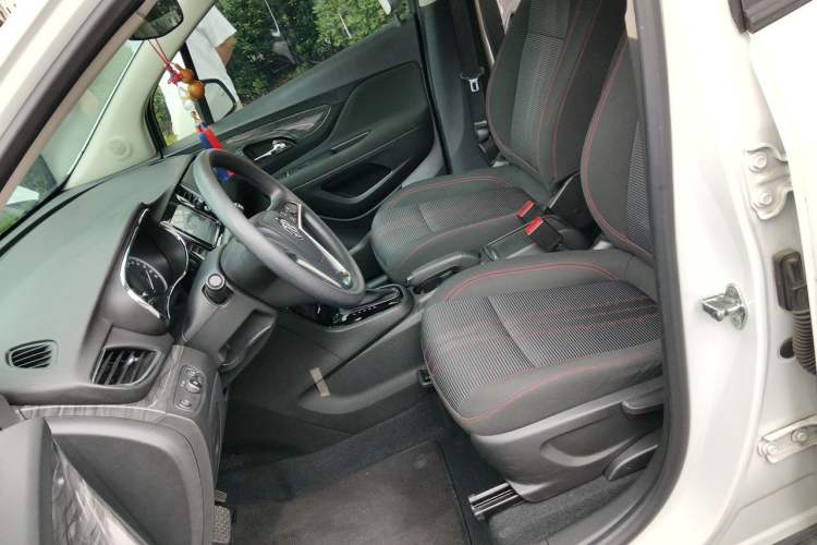 Used Buick Encore 2018 18T Automatic Two-Wheel Drive Urban Leading Model Left Front Seat