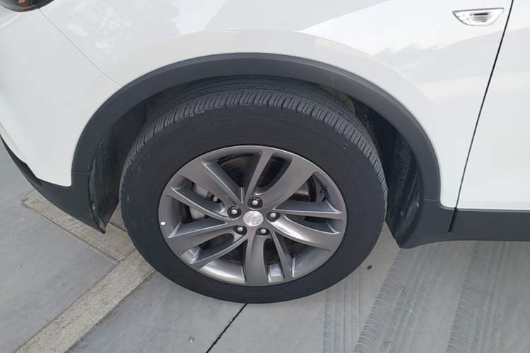 Used Buick Encore 2018 18T Automatic Two-Wheel Drive Urban Leading Model Left Front Wheel Hub