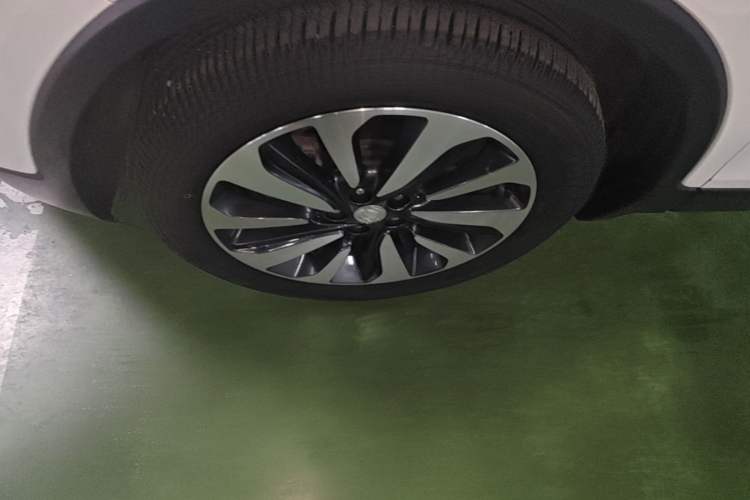 Used Buick Encore 2018 18T Automatic Two-Wheel Drive Urban Elite Model Left Front Wheel Hub