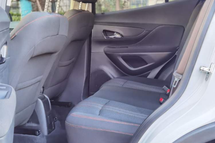 Used Buick Encore 2018 18T Automatic Two-Wheel Drive Urban Leading Model Left Rear Seat