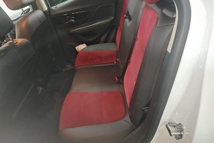 Used Buick Encore 2018 18T Automatic Two-Wheel Drive Urban Elite Model Left Rear Seat
