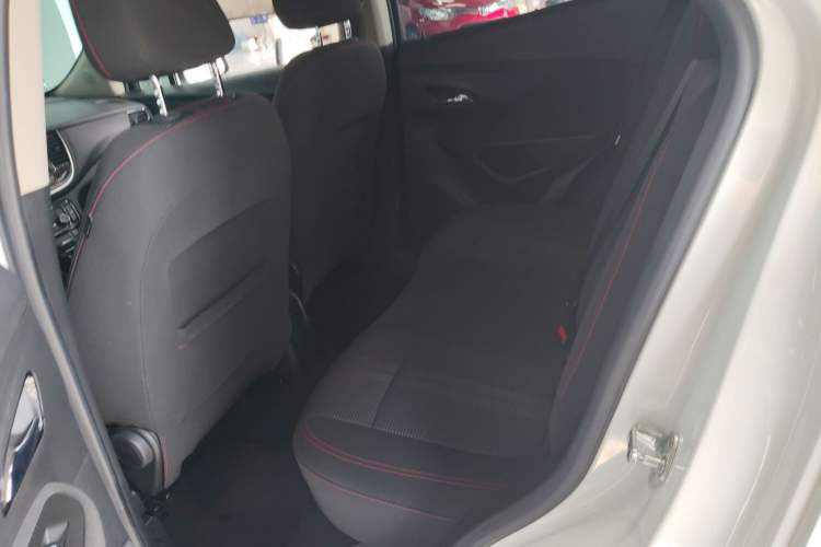 Used Buick Encore 2018 18T Automatic Two-Wheel Drive Urban Leading Model Left Rear Seat