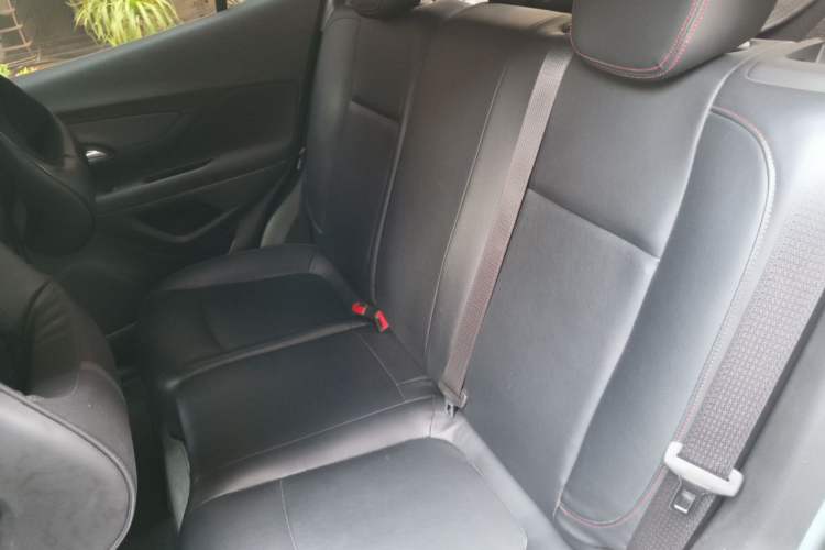 Used Buick Encore 2018 18T Automatic Two-Wheel Drive Urban Leading Model Left Rear Seat