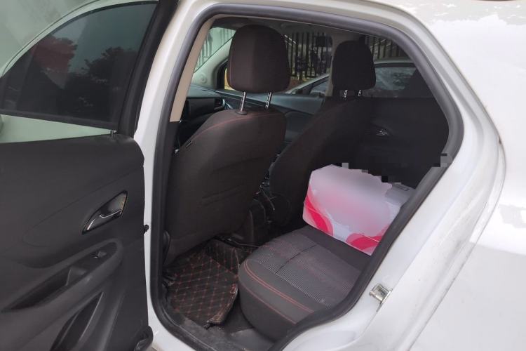 Used Buick Encore 2018 18T Automatic Two-Wheel Drive Urban Leading Model Left Rear Seat