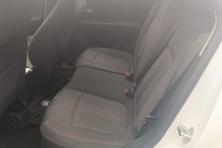Used Buick Encore 2018 18T Automatic Two-Wheel Drive Urban Fashion Model Left Rear Seat