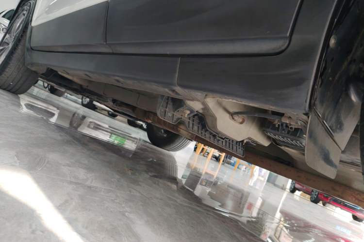 Used Buick Encore 2018 18T Automatic Two-Wheel Drive Urban Leading Model Left Side Sill