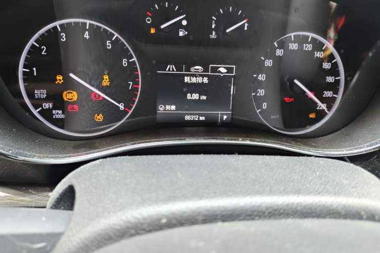 Used Buick Encore 2018 18T Automatic Two-Wheel Drive Urban Leading Model Odometer Close Up