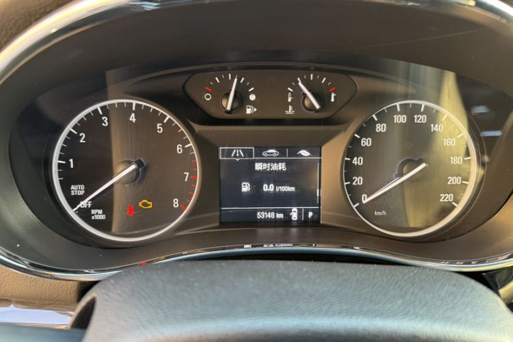 Used Buick Encore 2018 18T Automatic Two-Wheel Drive Urban Leading Model Odometer Close Up
