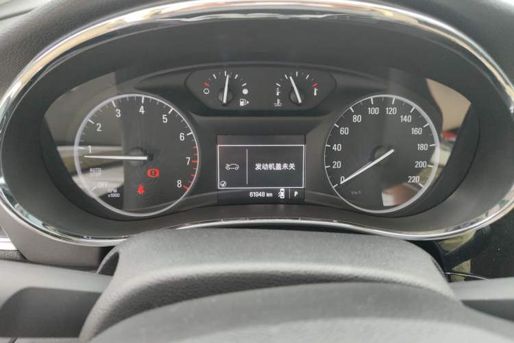 Used Buick Encore 2018 18T Automatic Two-Wheel Drive Urban Leading Model Odometer Close Up