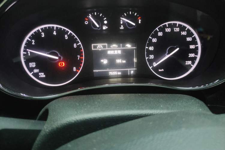 Used Buick Encore 2018 18T Automatic Two-Wheel Drive Urban Leading Model Odometer Close Up