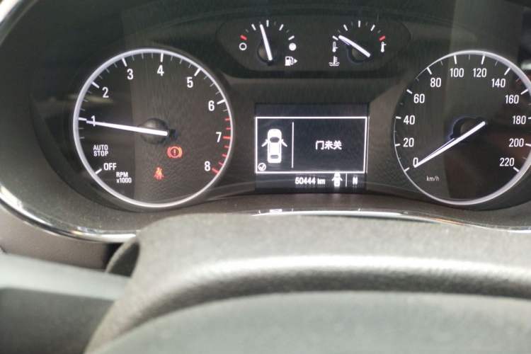 Used Buick Encore 2018 18T Automatic Two-Wheel Drive Urban Leading Model Odometer Close Up