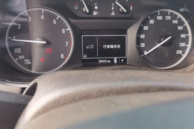 Used Buick Encore 2018 18T Automatic Two-Wheel Drive Urban Leading Model Odometer Close Up