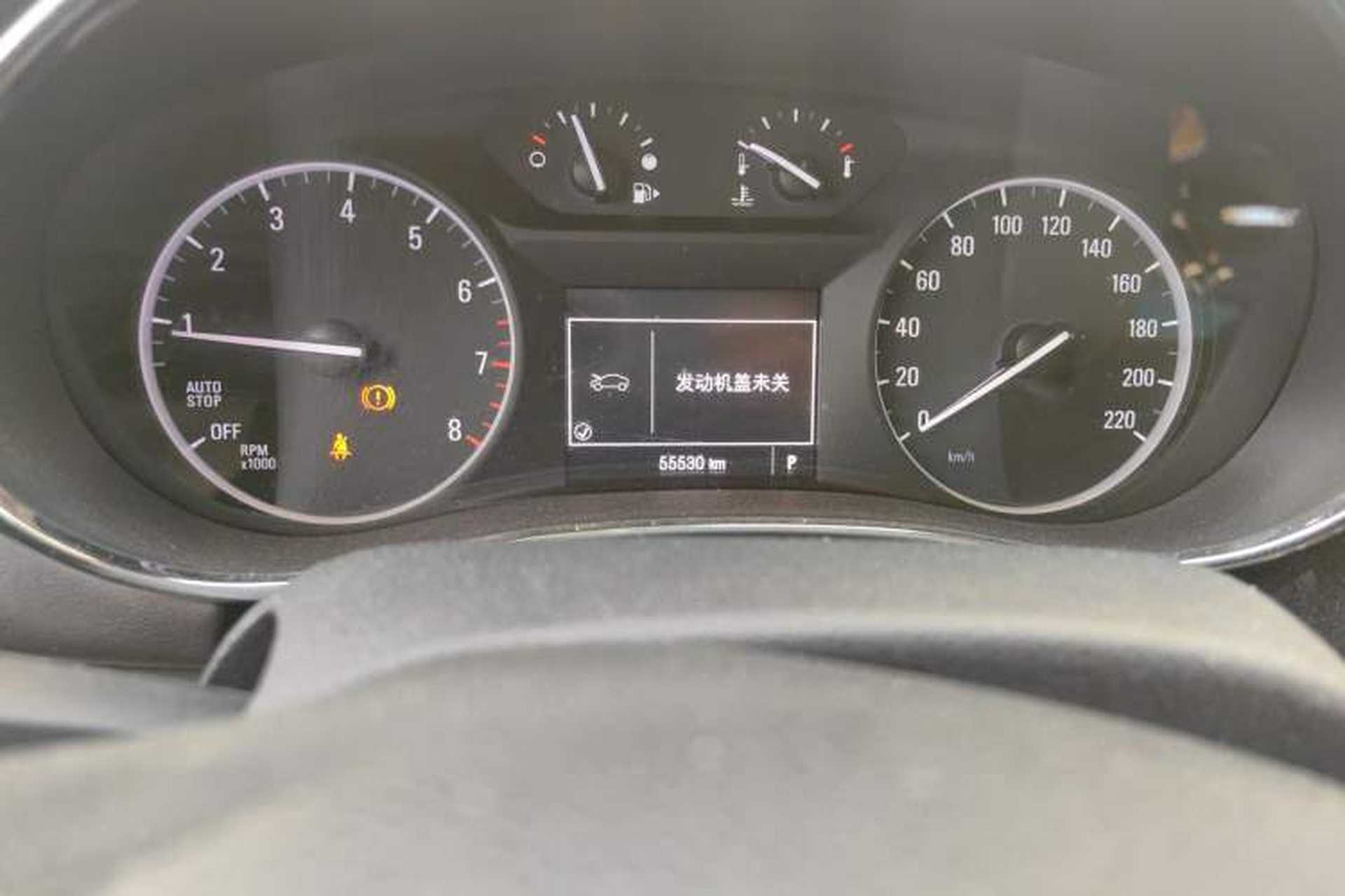 Used Buick Encore 2018 18T Automatic Two-Wheel Drive Urban Leading Model Odometer Close Up