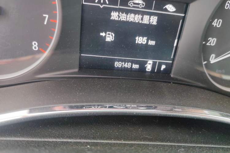 Used Buick Encore 2018 18T Automatic Two-Wheel Drive Urban Leading Model Odometer Close Up