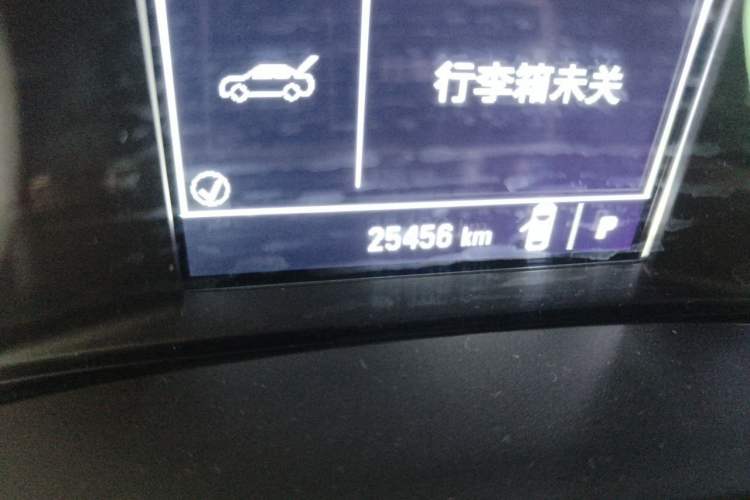 Used Buick Encore 2018 18T Automatic Two-Wheel Drive Urban Leading Model Odometer Close Up