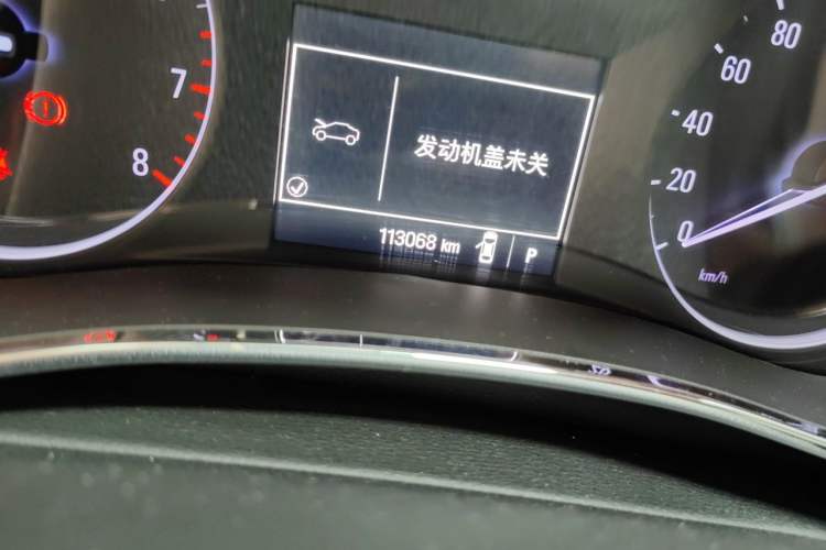 Used Buick Encore 2018 18T Automatic Two-Wheel Drive Urban Leading Model Odometer Close Up