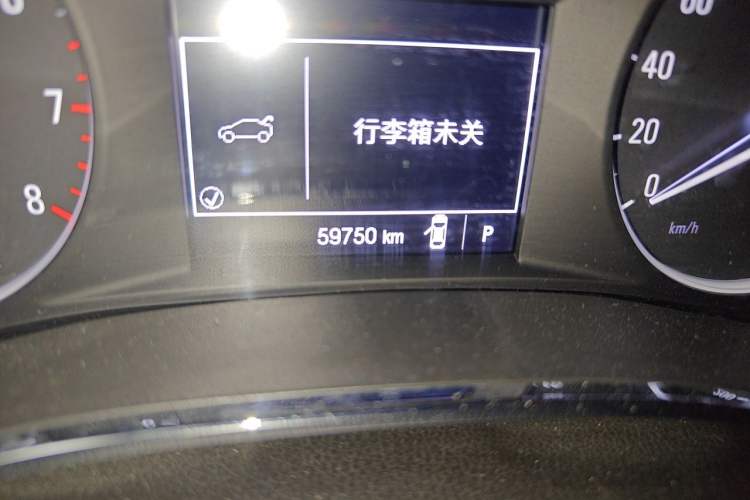 Used Buick Encore 2018 18T Automatic Two-Wheel Drive Urban Leading Model Odometer Close Up