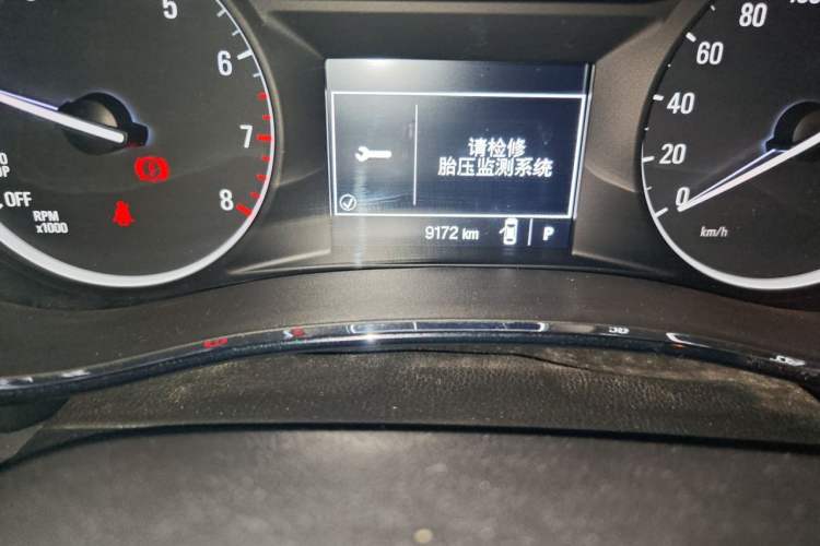 Used Buick Encore 2018 18T Automatic Two-Wheel Drive Urban Leading Model Odometer Close Up