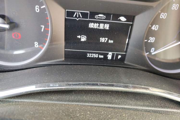 Used Buick Encore 2018 18T Automatic Two-Wheel Drive Urban Leading Model Odometer Close Up