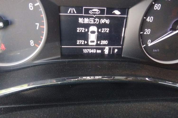 Used Buick Encore 2018 18T Automatic Two-Wheel Drive Urban Fashion Model Odometer Close Up