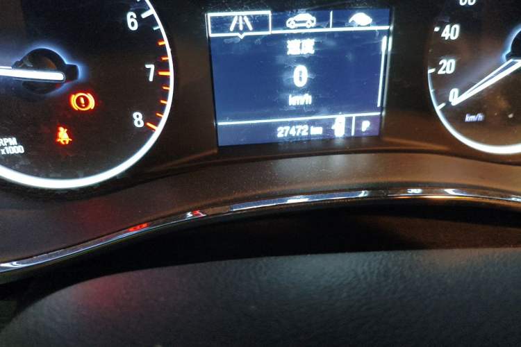 Used Buick Encore 2018 18T Automatic Two-Wheel Drive Urban Leading Model Odometer Close Up