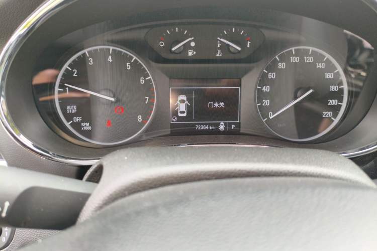 Used Buick Encore 2018 18T Automatic Two-Wheel Drive Urban Leading Model Odometer Close Up