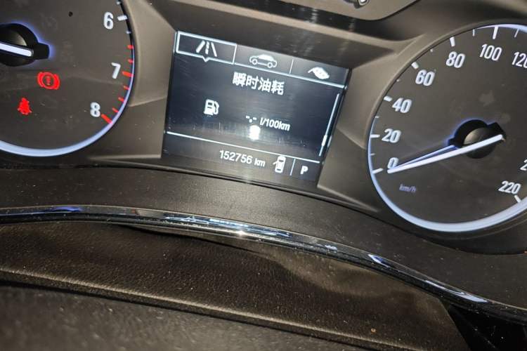 Used Buick Encore 2018 18T Automatic Two-Wheel Drive Urban Leading Model Odometer Close Up