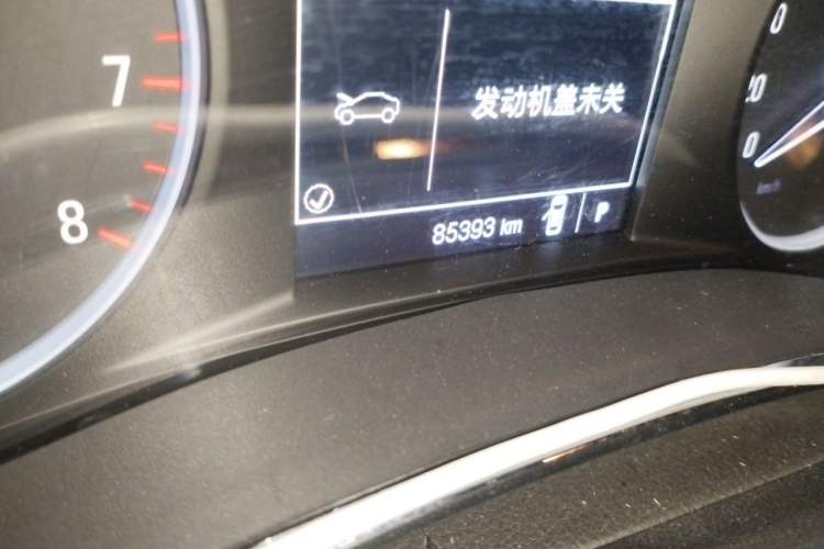 Used Buick Encore 2018 18T Automatic Two-Wheel Drive Urban Leading Model Odometer Close Up