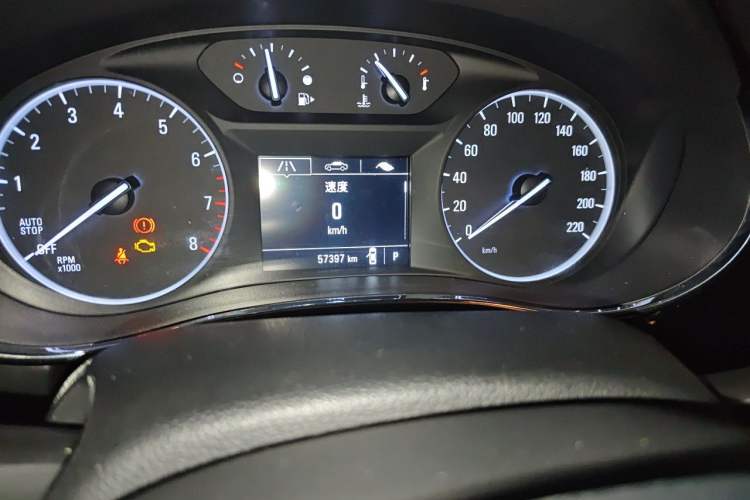 Used Buick Encore 2018 18T Automatic Two-Wheel Drive Urban Leading Model Odometer Close Up