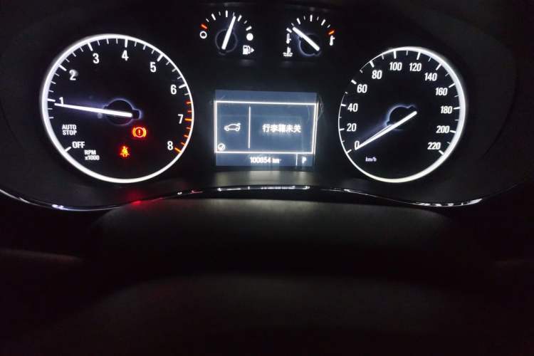 Used Buick Encore 2018 18T Automatic Two-Wheel Drive Urban Leading Model Odometer Close Up