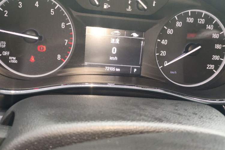 Used Buick Encore 2018 18T Automatic Two-Wheel Drive Urban Fashion Model Odometer Close Up