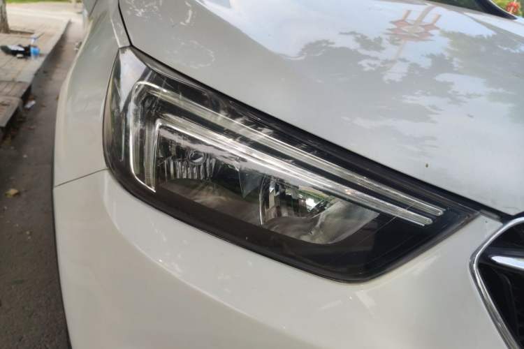 Used Buick Encore 2018 18T Automatic Two-Wheel Drive Urban Leading Model Right Front Headlight